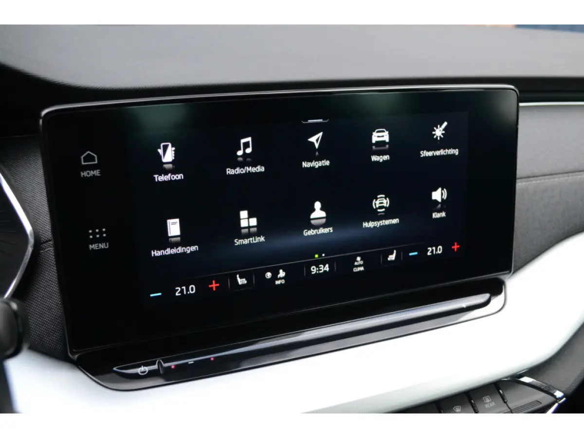 1.0 e-TSI DSG Automaat Business Edition Plus | Panoramadak | Trekhaak | Camera | Keyless | Carplay/Android Auto