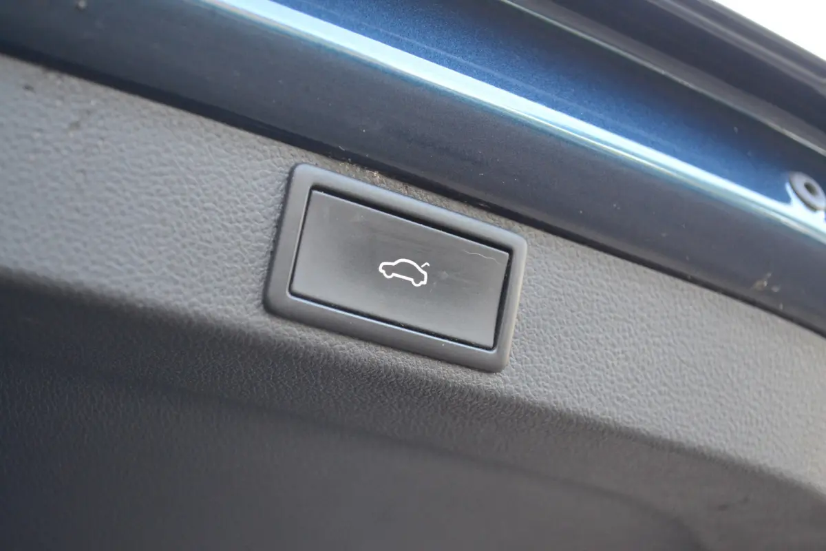 1.0 e-TSI DSG Automaat Business Edition Plus | Panoramadak | Trekhaak | Camera | Keyless | Carplay/Android Auto