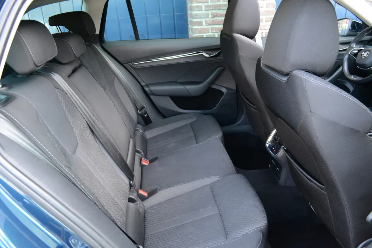 1.0 e-TSI DSG Automaat Business Edition Plus | Panoramadak | Trekhaak | Camera | Keyless | Carplay/Android Auto