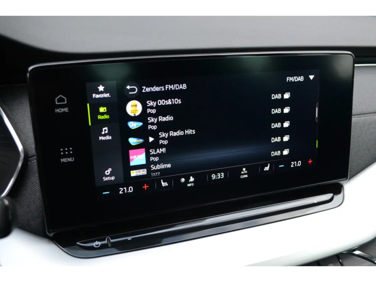 1.0 e-TSI DSG Automaat Business Edition Plus | Panoramadak | Trekhaak | Camera | Keyless | Carplay/Android Auto