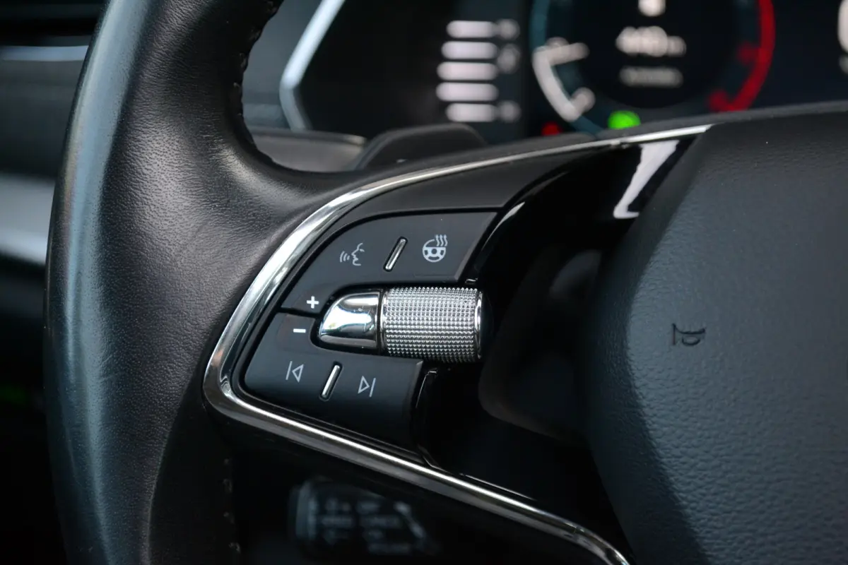 1.0 e-TSI DSG Automaat Business Edition Plus | Panoramadak | Trekhaak | Camera | Keyless | Carplay/Android Auto