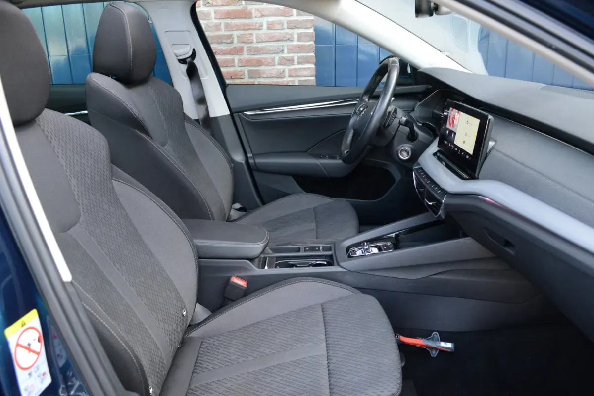 1.0 e-TSI DSG Automaat Business Edition Plus | Panoramadak | Trekhaak | Camera | Keyless | Carplay/Android Auto