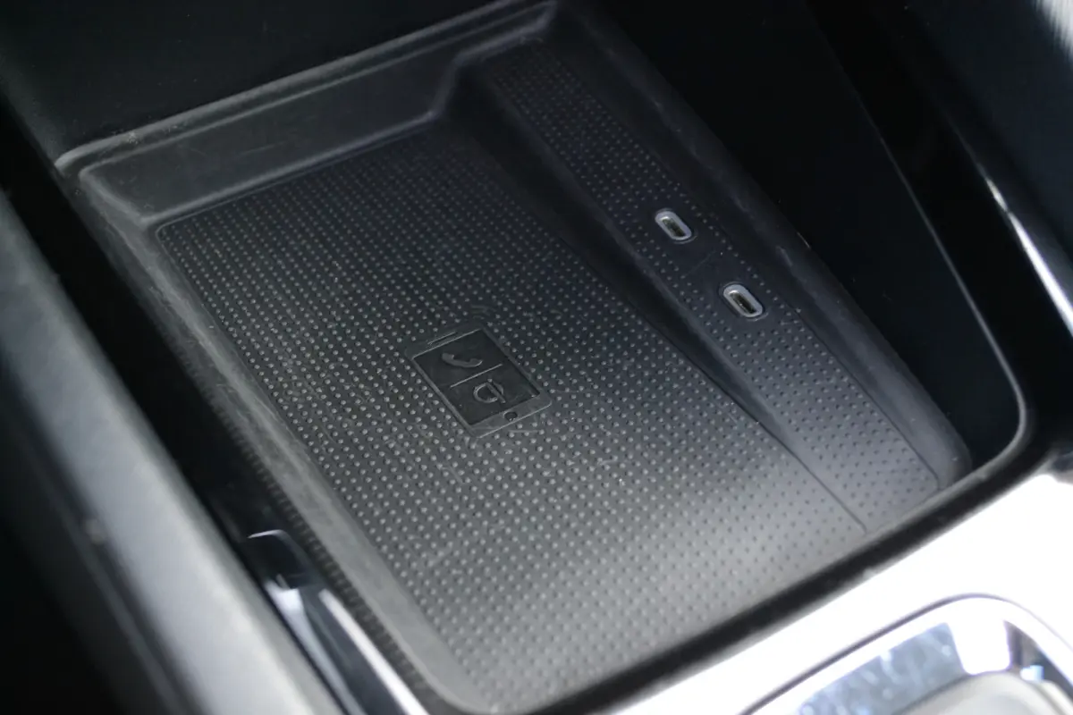 1.0 e-TSI DSG Automaat Business Edition Plus | Panoramadak | Trekhaak | Camera | Keyless | Carplay/Android Auto