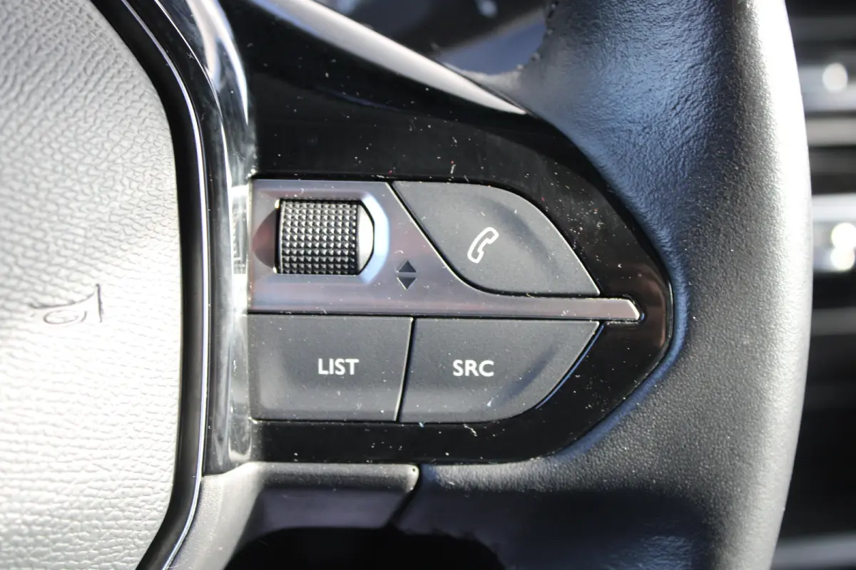 EV Active Pack 50 kWh | Fase 3 laden | SOH 97,13% | Navigatie | Apple carplay | NL auto | 1e Eigenaar | Dealer onderhouden | Parkeersensoren |