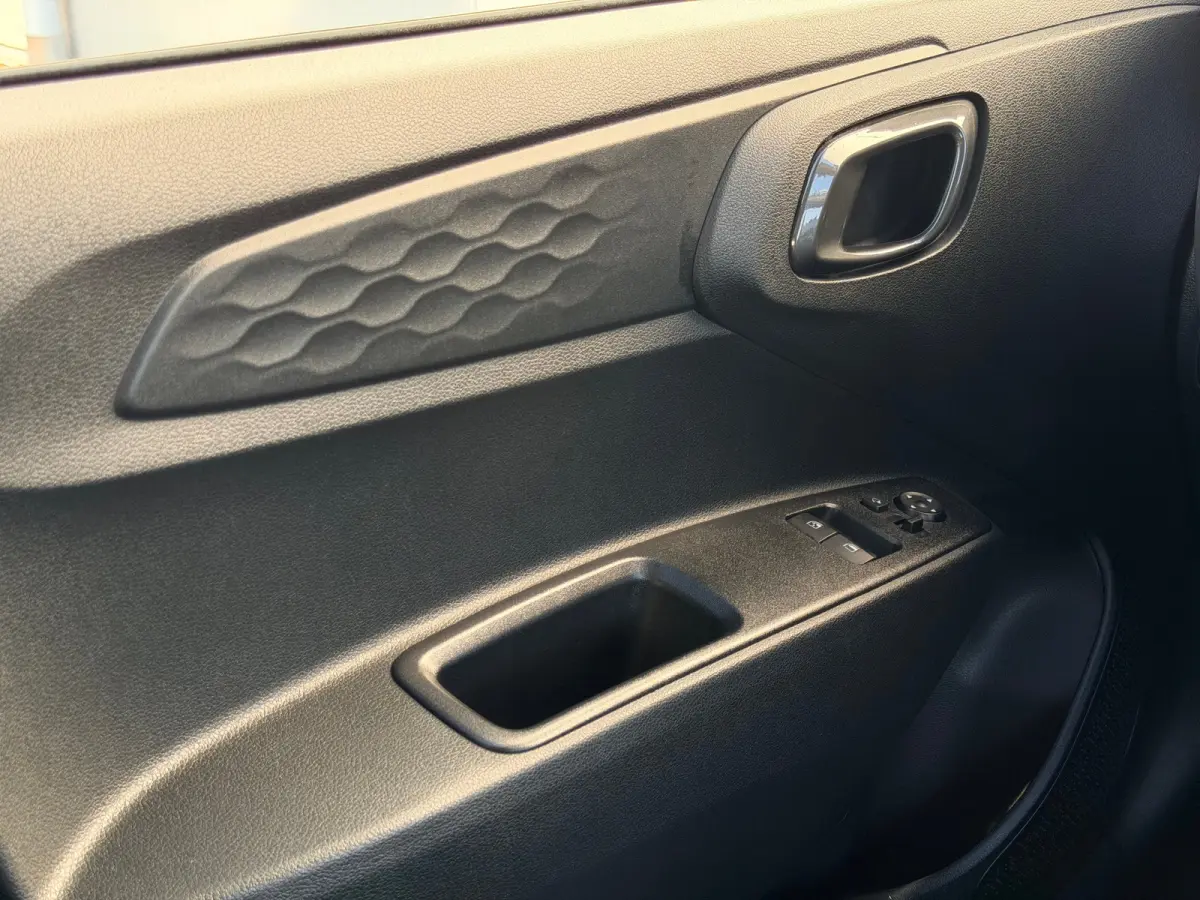 1.0 Comfort / Apple Carplay & Android Auto Navigatie / Cruise Control / Airco / NL Auto / 1e Eigenaar / | Achterbank in delen neerklapbaar | Airco | Multimedia scherm standaard