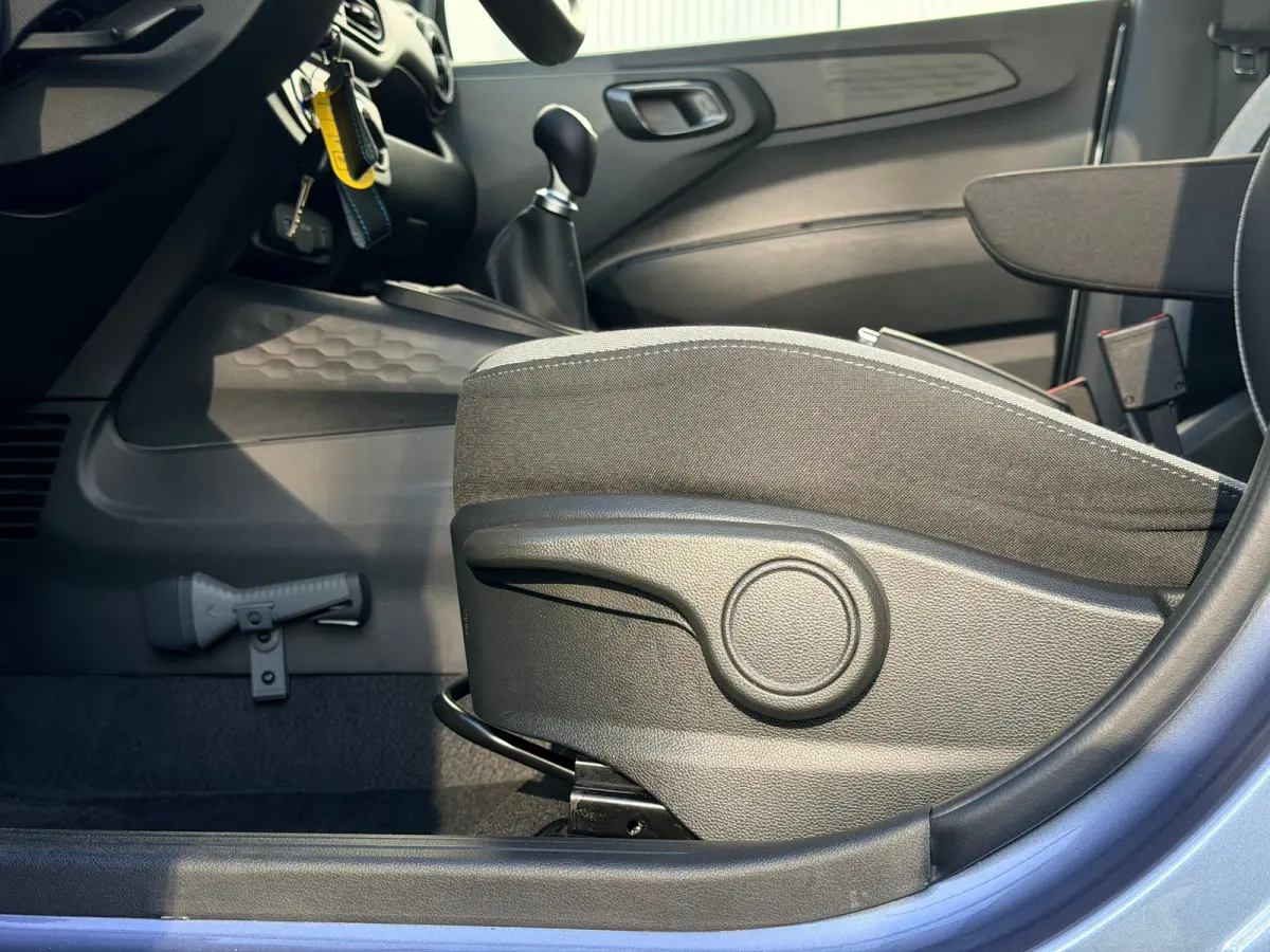 1.0 Comfort / Apple Carplay & Android Auto Navigatie / Cruise Control / Airco / NL Auto / 1e Eigenaar / | Achterbank in delen neerklapbaar | Airco | Multimedia scherm standaard