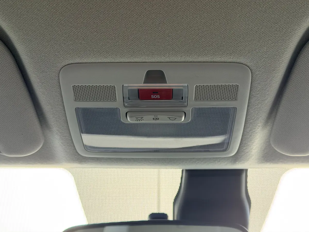 1.0 Comfort / Apple Carplay & Android Auto Navigatie / Cruise Control / Airco / NL Auto / 1e Eigenaar / | Achterbank in delen neerklapbaar | Airco | Multimedia scherm standaard