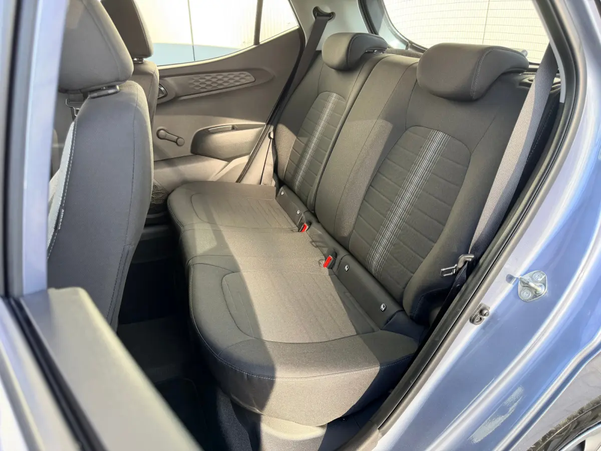 1.0 Comfort / Apple Carplay & Android Auto Navigatie / Cruise Control / Airco / NL Auto / 1e Eigenaar / | Achterbank in delen neerklapbaar | Airco | Multimedia scherm standaard