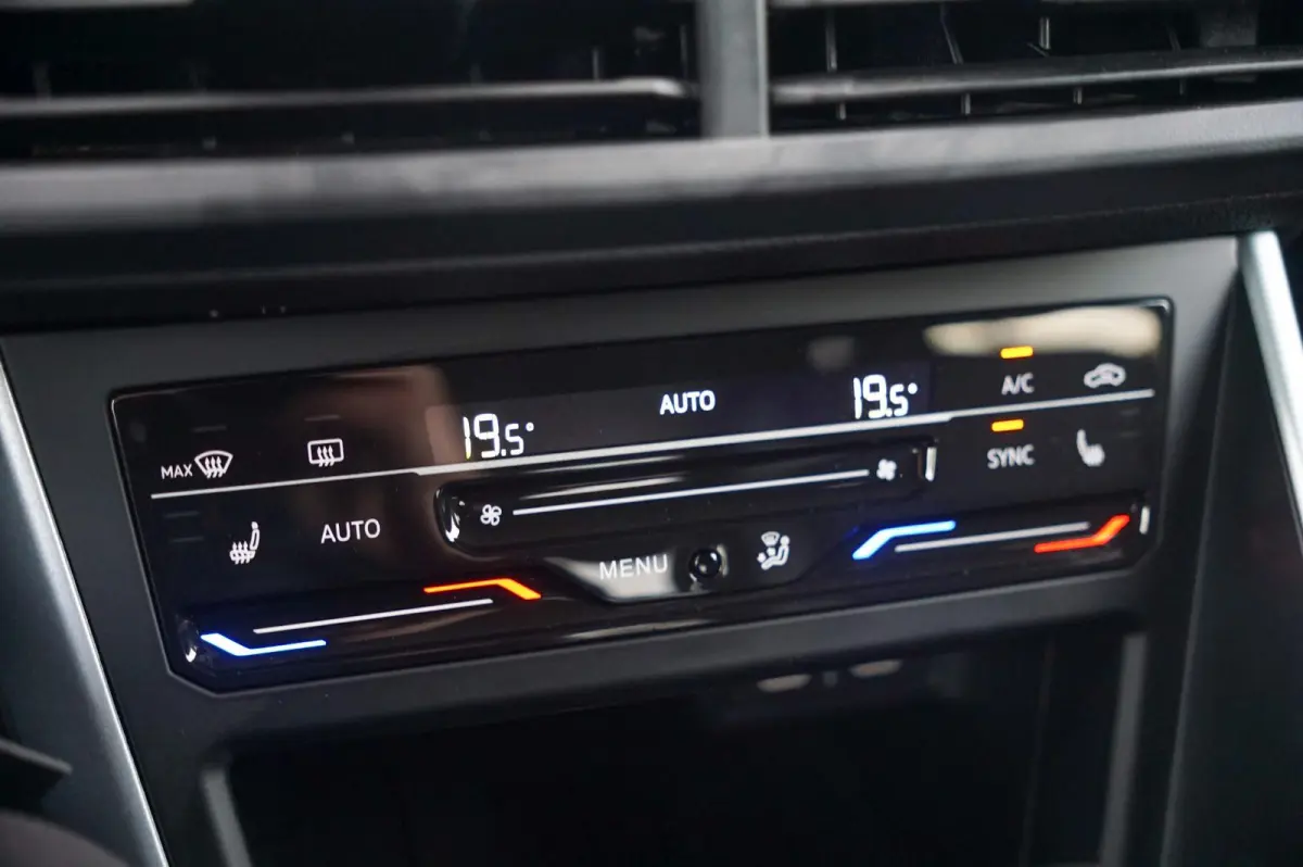 1.0 TSI 95pk DSG Life Edition | Trekhaak | Achteruitrijcamera | Navigatie