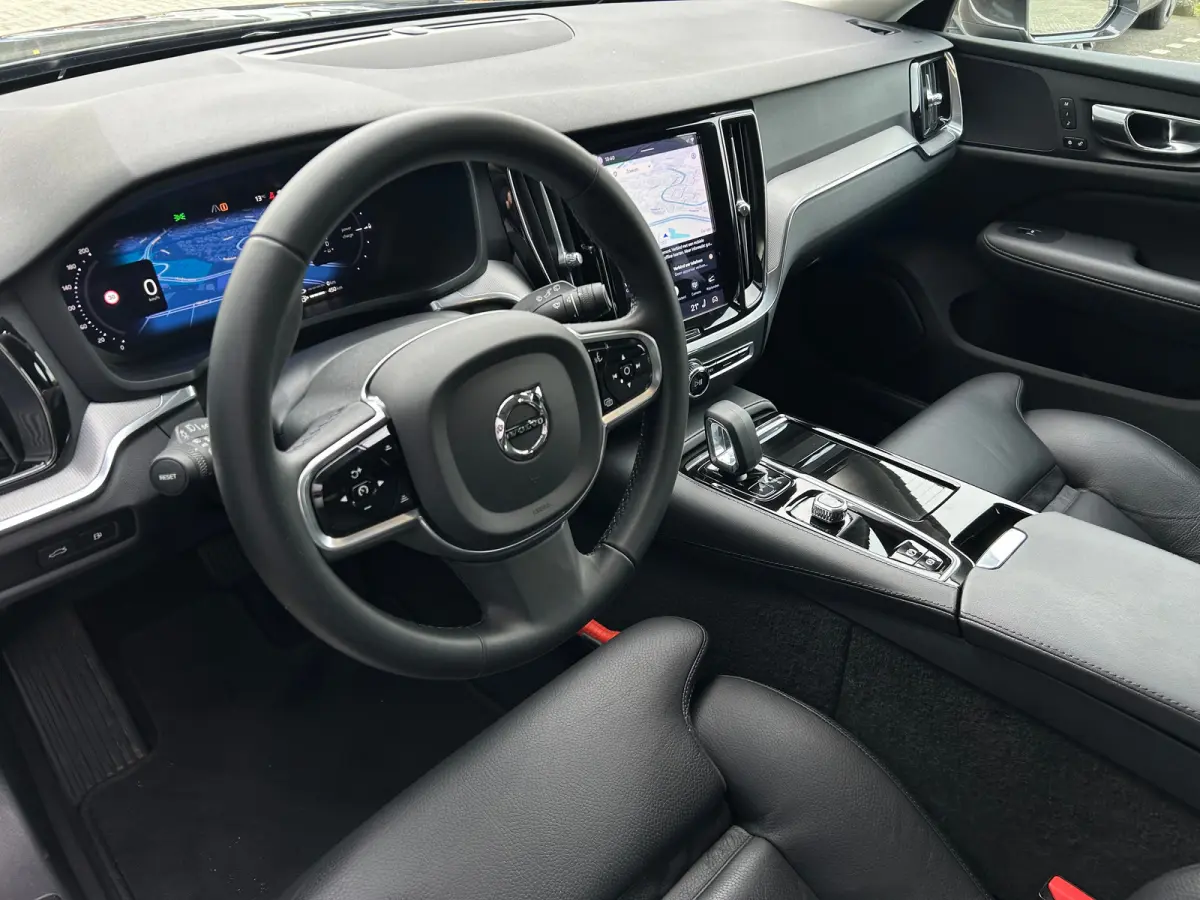 2.0 T6 Plug-in hybrid AWD Plus Bright | Long Range | SoH 94% | Pilot Assist | BLIS | Memory | Stoel & stuurverwarming | Camera |
