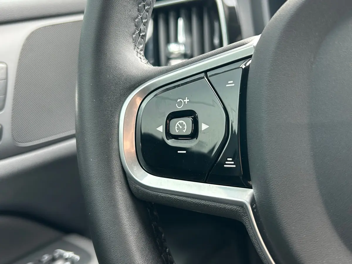 2.0 T6 Plug-in hybrid AWD Plus Bright | Long Range | SoH 94% | Pilot Assist | BLIS | Memory | Stoel & stuurverwarming | Camera |