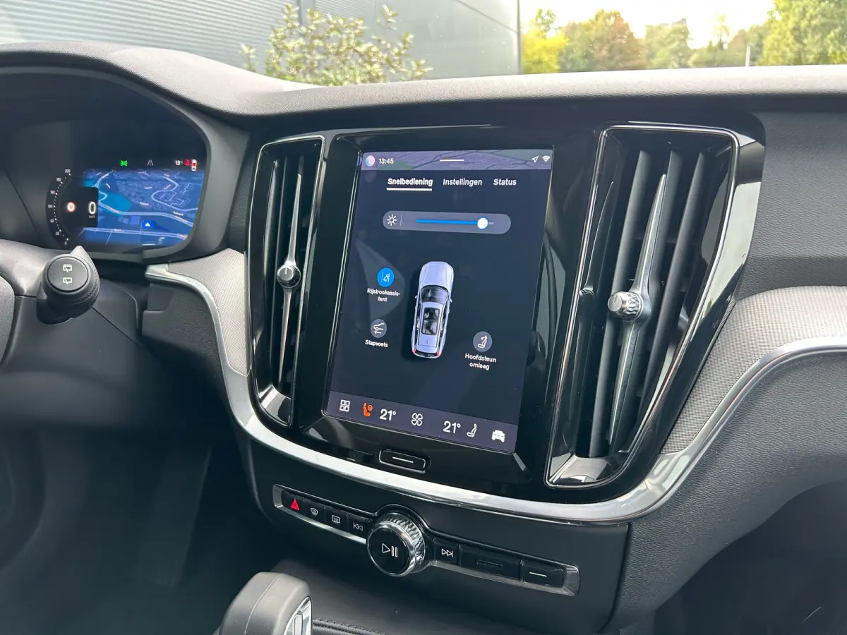 2.0 T6 Plug-in hybrid AWD Plus Bright | Long Range | SoH 94% | Pilot Assist | BLIS | Memory | Stoel & stuurverwarming | Camera |