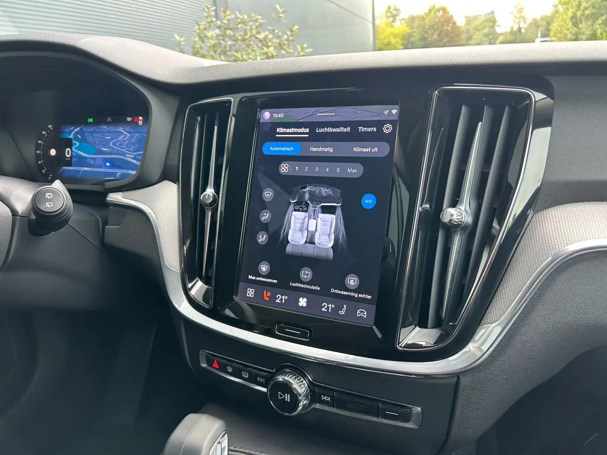2.0 T6 Plug-in hybrid AWD Plus Bright | Long Range | SoH 94% | Pilot Assist | BLIS | Memory | Stoel & stuurverwarming | Camera |