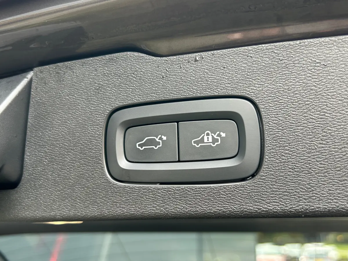 2.0 T6 Plug-in hybrid AWD Plus Bright | Long Range | SoH 94% | Pilot Assist | BLIS | Memory | Stoel & stuurverwarming | Camera |