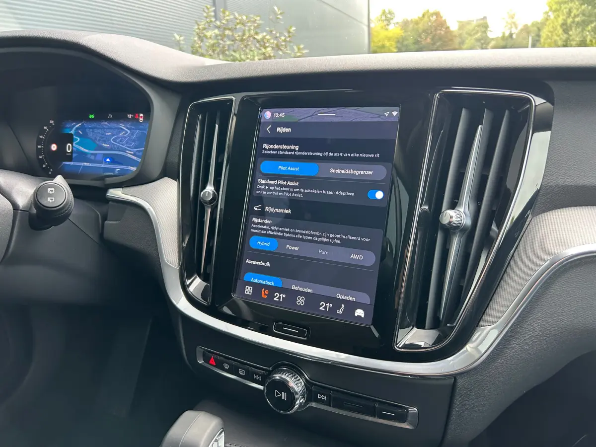 2.0 T6 Plug-in hybrid AWD Plus Bright | Long Range | SoH 94% | Pilot Assist | BLIS | Memory | Stoel & stuurverwarming | Camera |