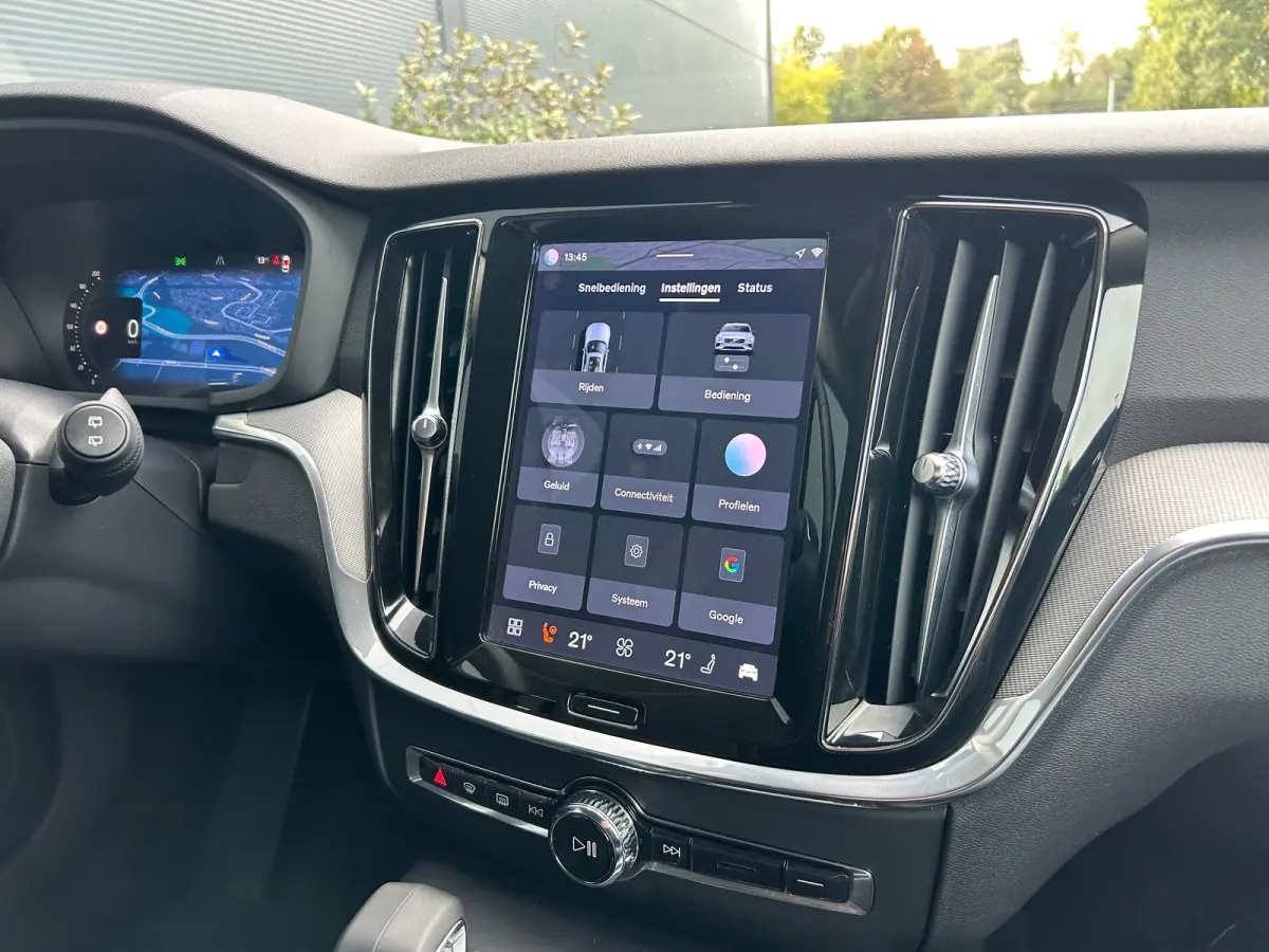 2.0 T6 Plug-in hybrid AWD Plus Bright | Long Range | SoH 94% | Pilot Assist | BLIS | Memory | Stoel & stuurverwarming | Camera |
