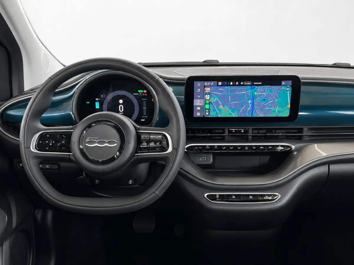 42 kWh Navigatie by Apple Carplay Android Auto camera Parkeersensoren rondom Dodehoekdetectie Cruise Control Stoelverwarming Keyless Entry Climate Control