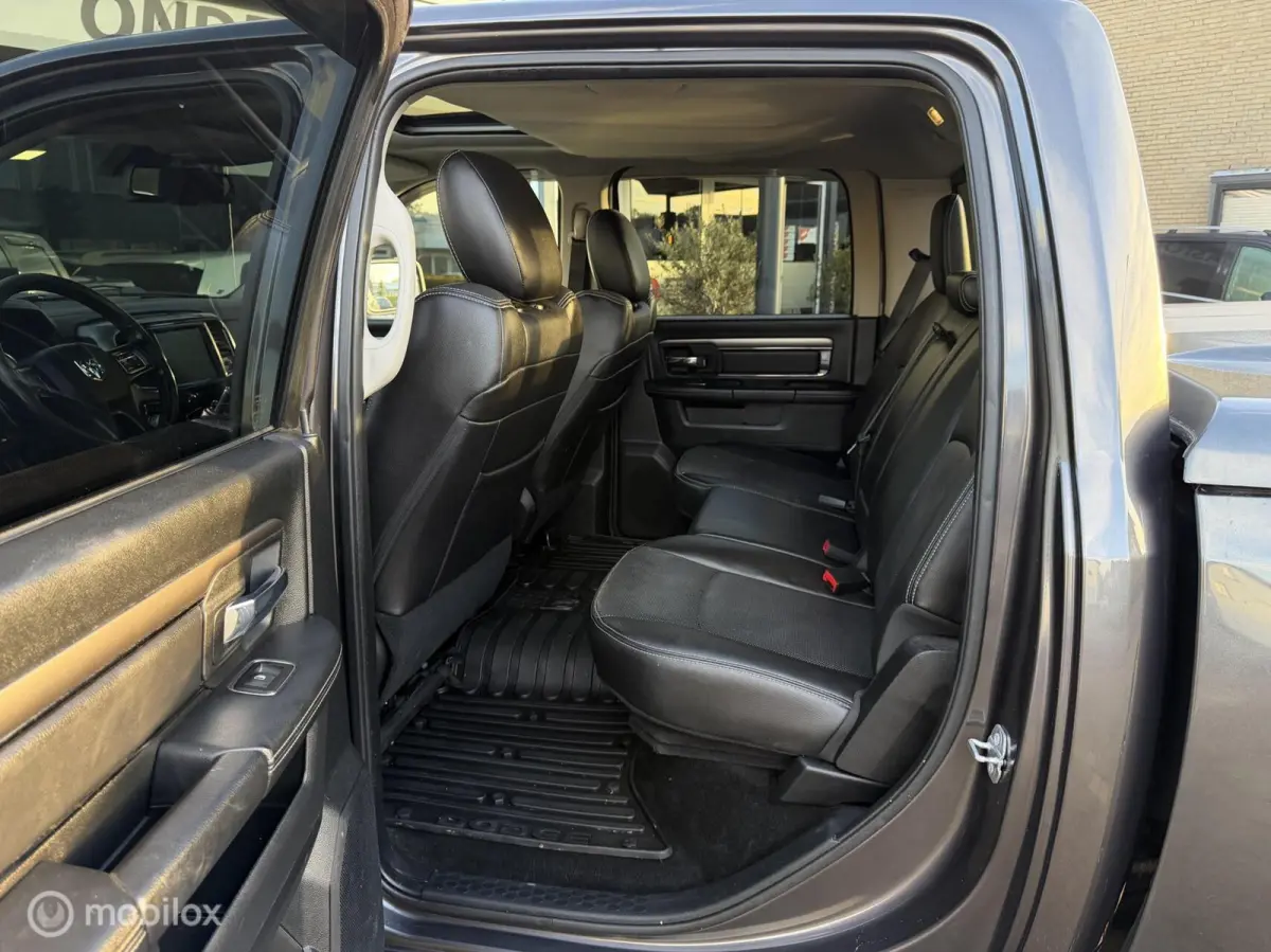 1500 5.7 V8 Quad Cab 6'4 BTW CAMERA NAP LEDER