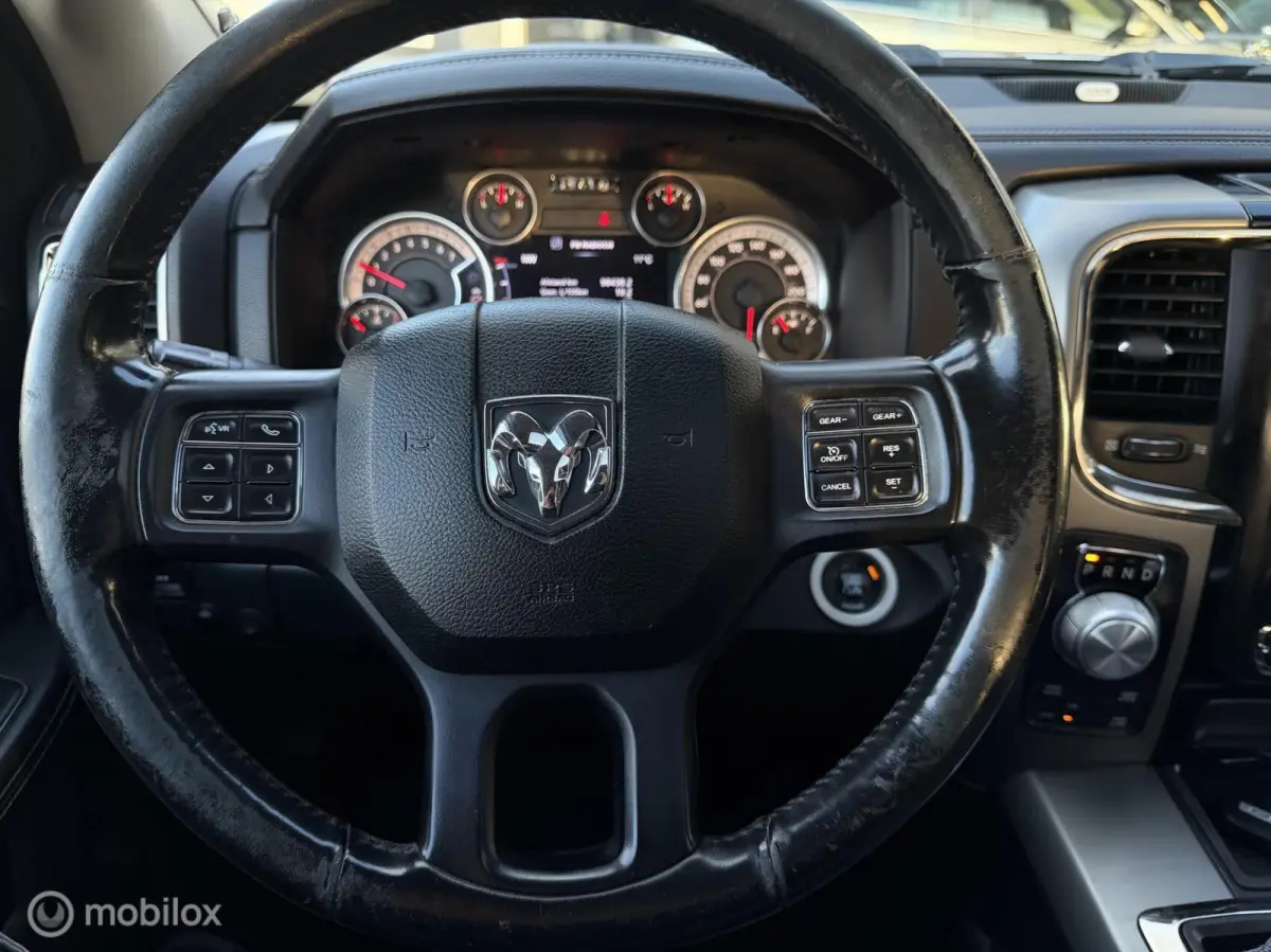 1500 5.7 V8 Quad Cab 6'4 BTW CAMERA NAP LEDER