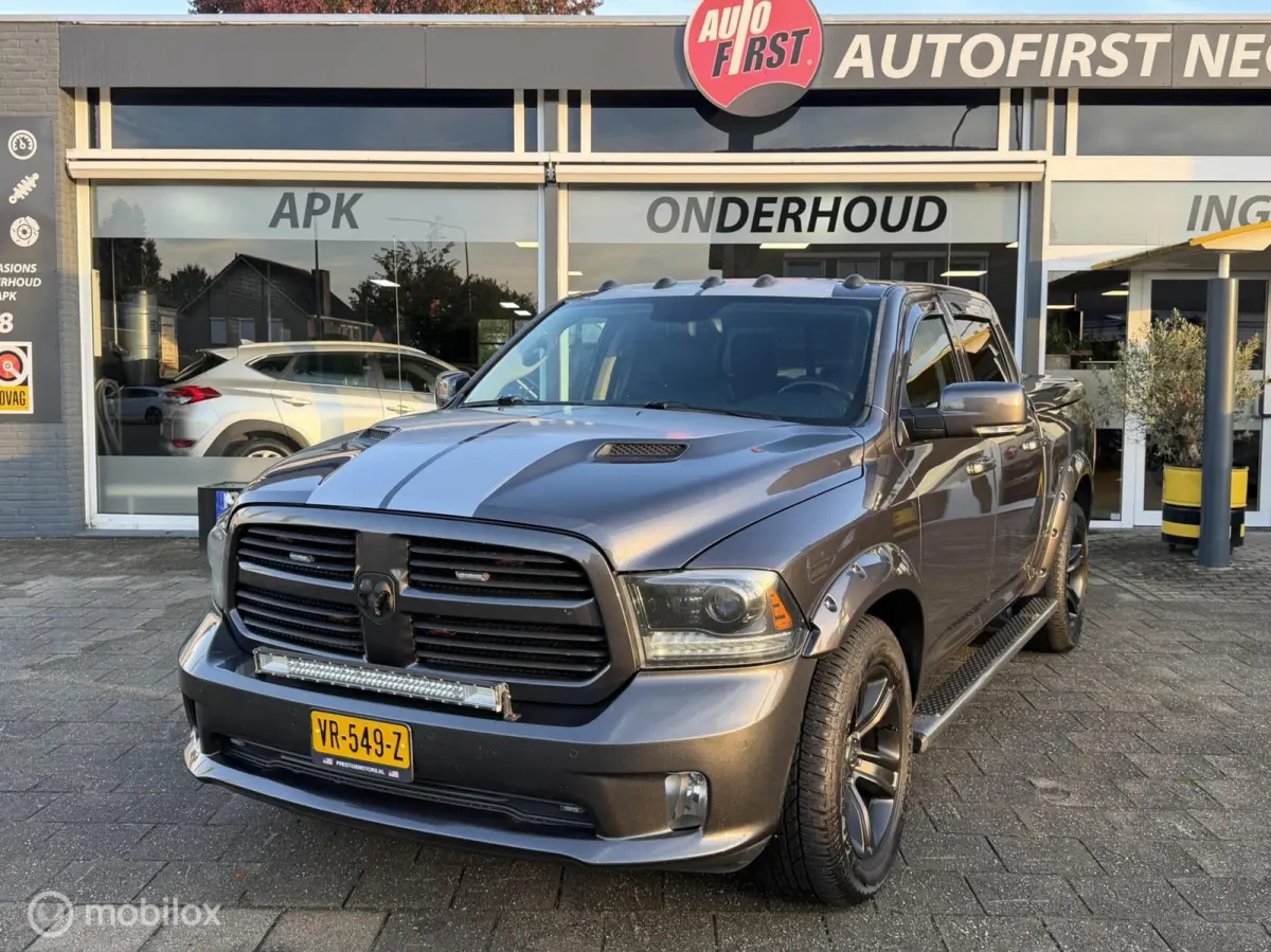 1500 5.7 V8 Quad Cab 6'4 BTW CAMERA NAP LEDER