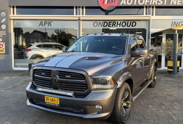 1500 5.7 V8 Quad Cab 6'4 BTW CAMERA NAP LEDER