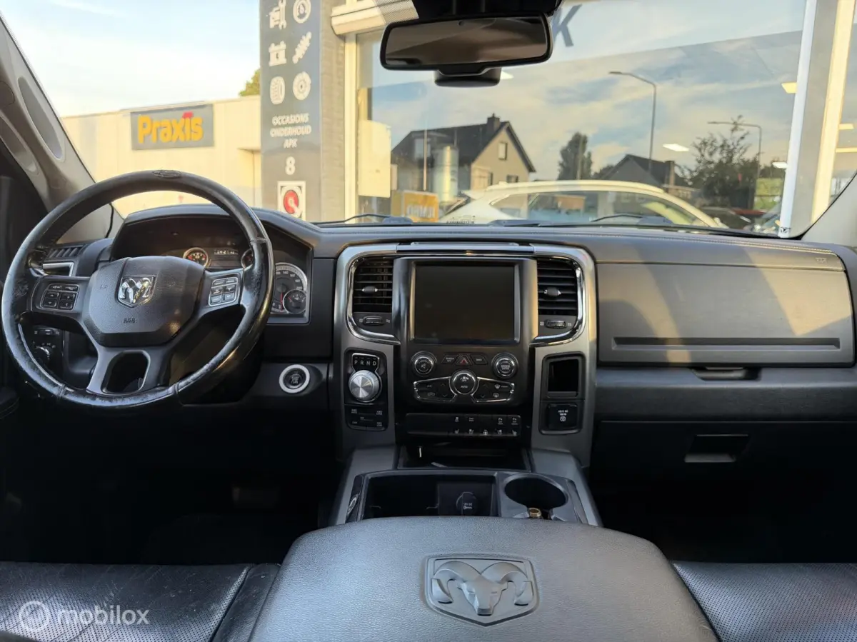 1500 5.7 V8 Quad Cab 6'4 BTW CAMERA NAP LEDER