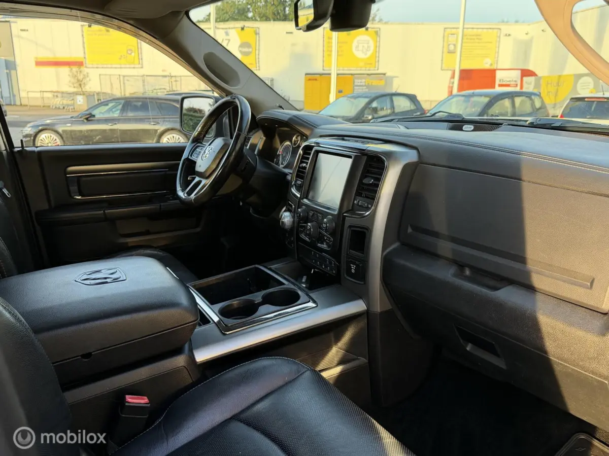 1500 5.7 V8 Quad Cab 6'4 BTW CAMERA NAP LEDER