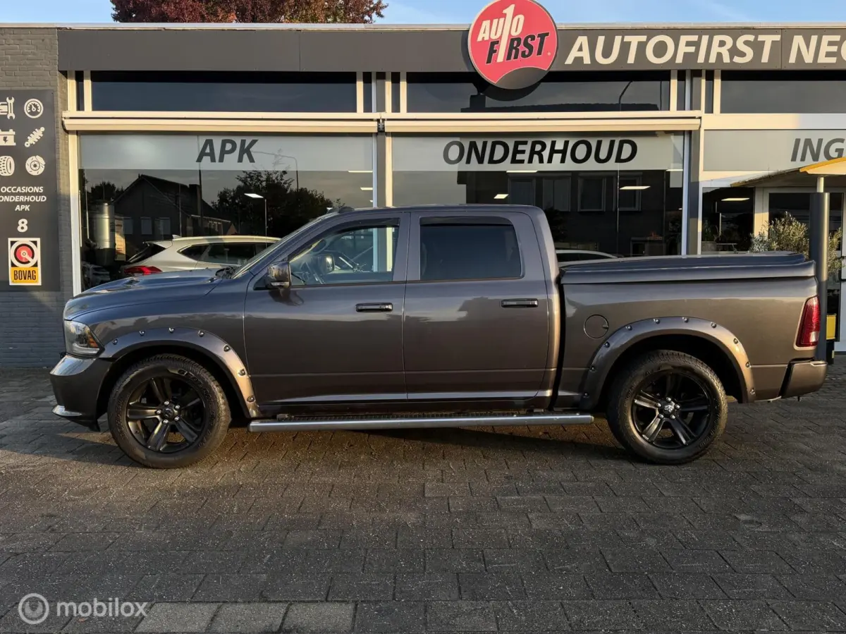 1500 5.7 V8 Quad Cab 6'4 BTW CAMERA NAP LEDER