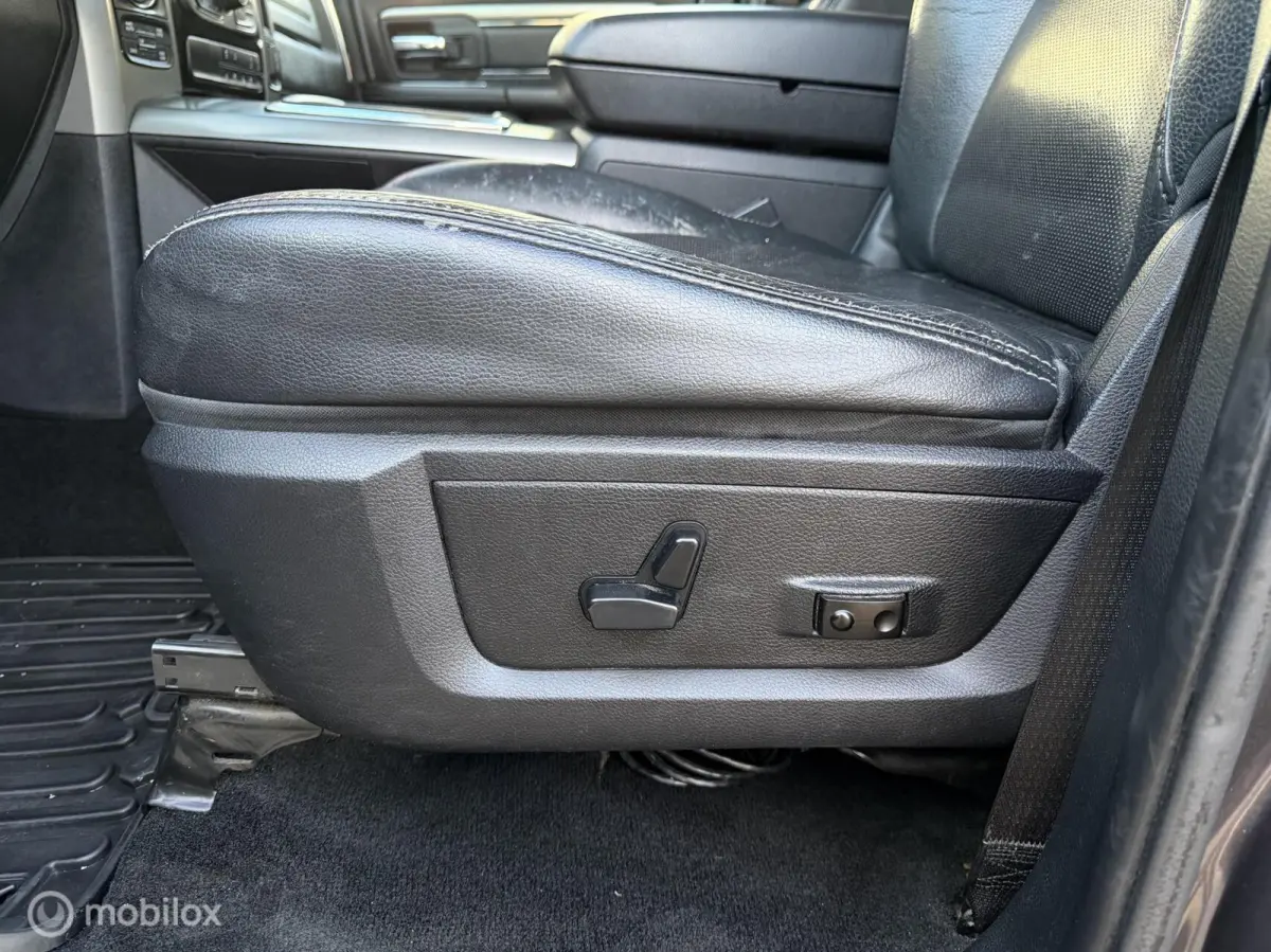1500 5.7 V8 Quad Cab 6'4 BTW CAMERA NAP LEDER