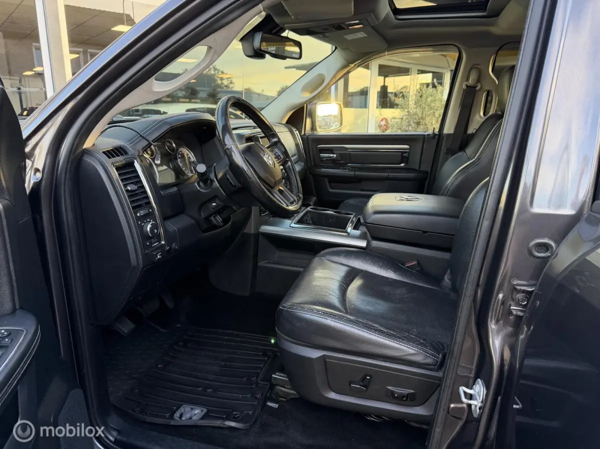 1500 5.7 V8 Quad Cab 6'4 BTW CAMERA NAP LEDER