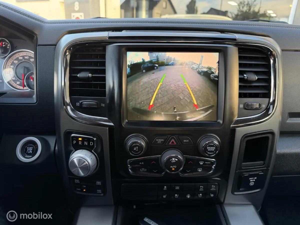 1500 5.7 V8 Quad Cab 6'4 BTW CAMERA NAP LEDER