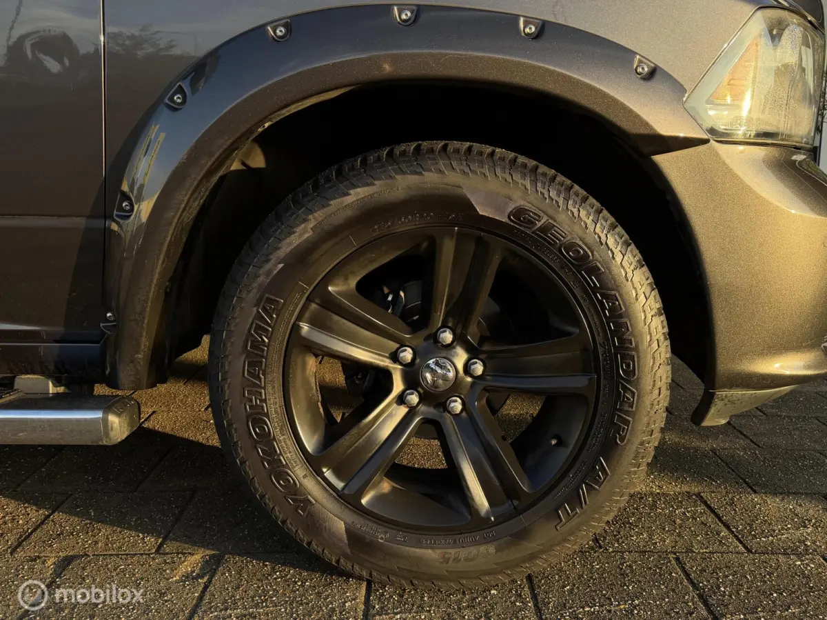 1500 5.7 V8 Quad Cab 6'4 BTW CAMERA NAP LEDER