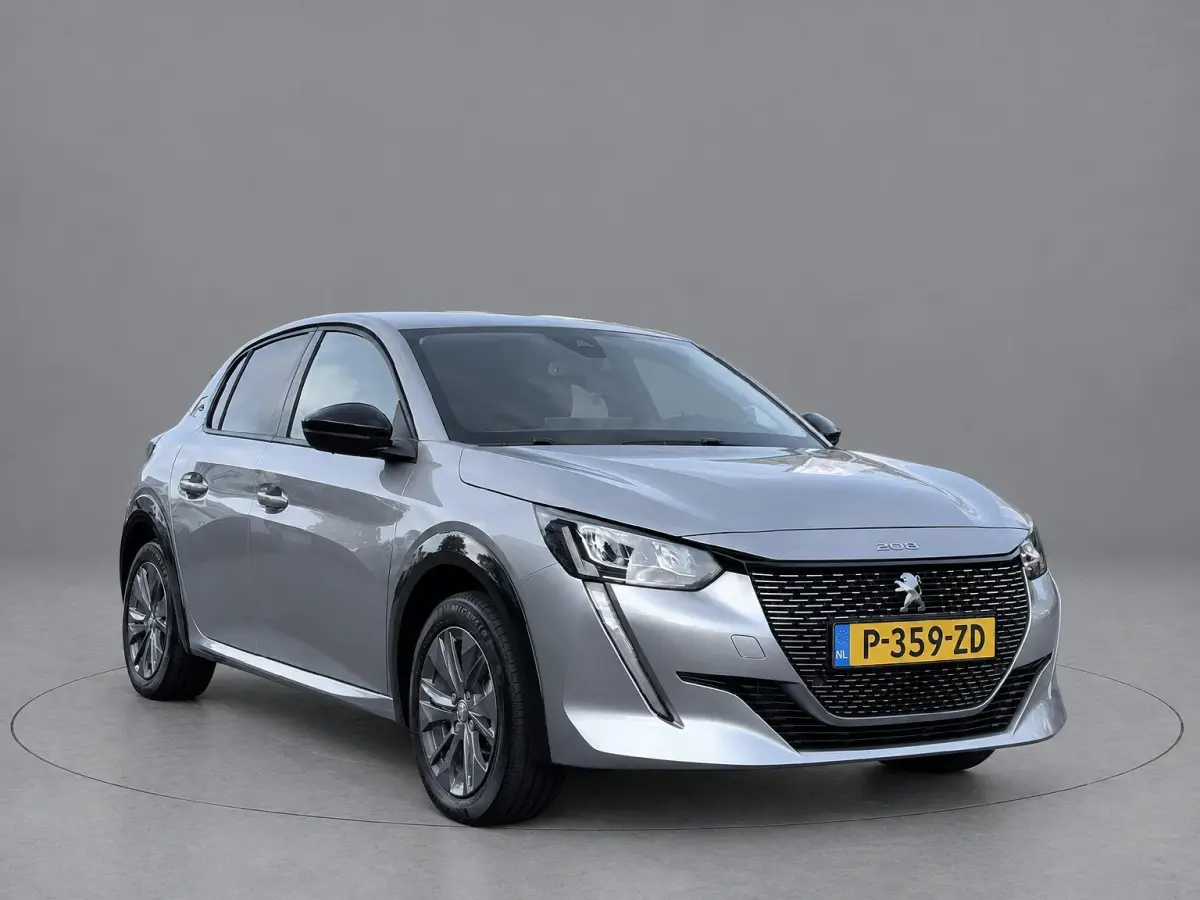 EV Allure 50 kWh | 10.000KM | 3D i-Cockpit | Stoelverwarming | Camera | Cruise Control | Rijklaarprijs