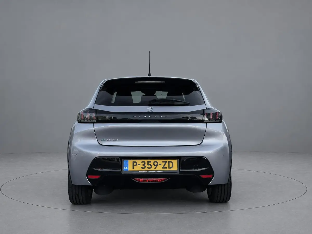 EV Allure 50 kWh | 10.000KM | 3D i-Cockpit | Stoelverwarming | Camera | Cruise Control | Rijklaarprijs
