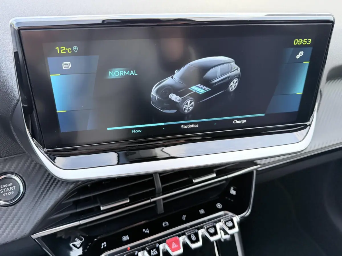 EV Allure 50 kWh | 10.000KM | 3D i-Cockpit | Stoelverwarming | Camera | Cruise Control | Rijklaarprijs