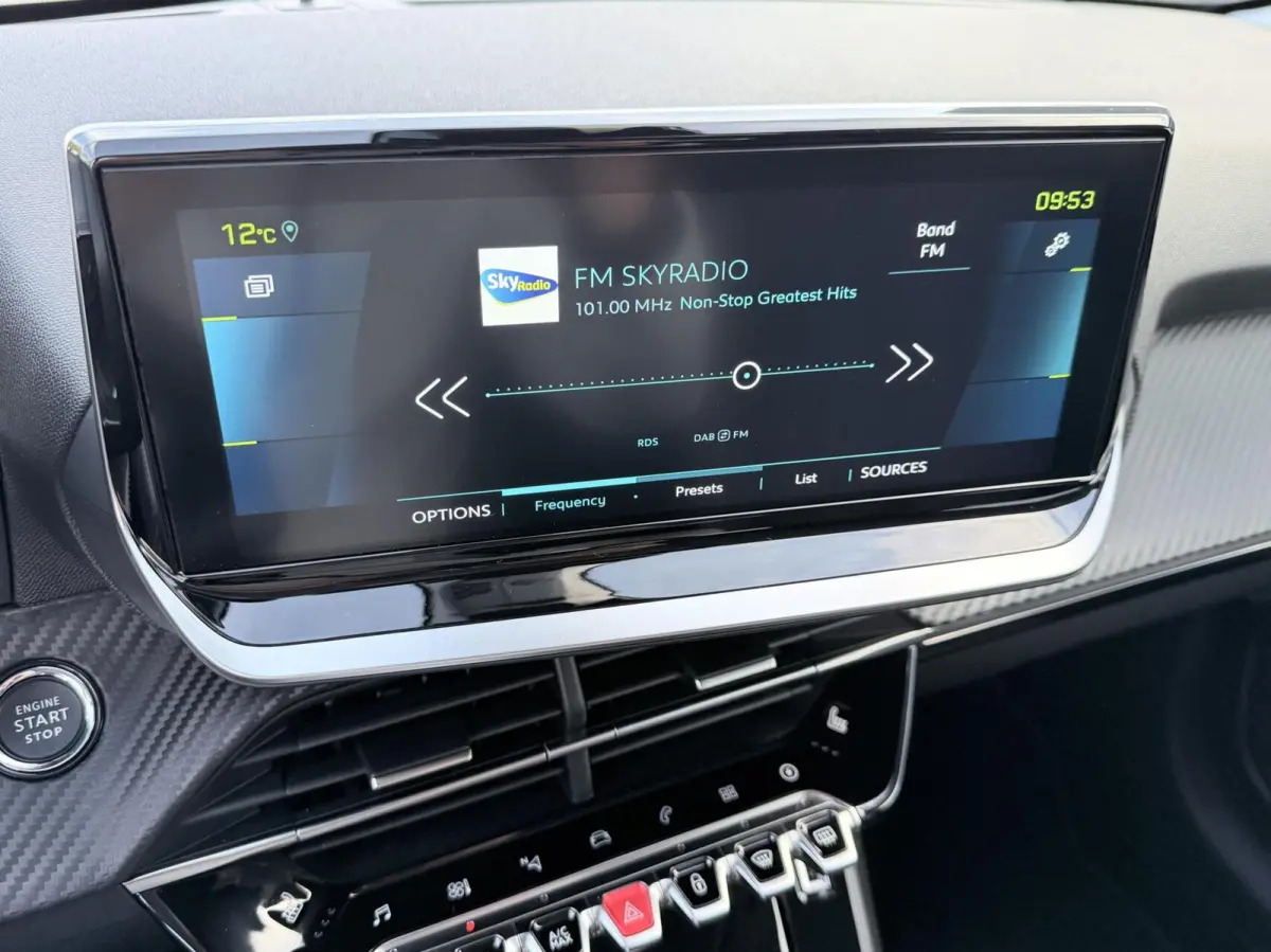 EV Allure 50 kWh | 10.000KM | 3D i-Cockpit | Stoelverwarming | Camera | Cruise Control | Rijklaarprijs