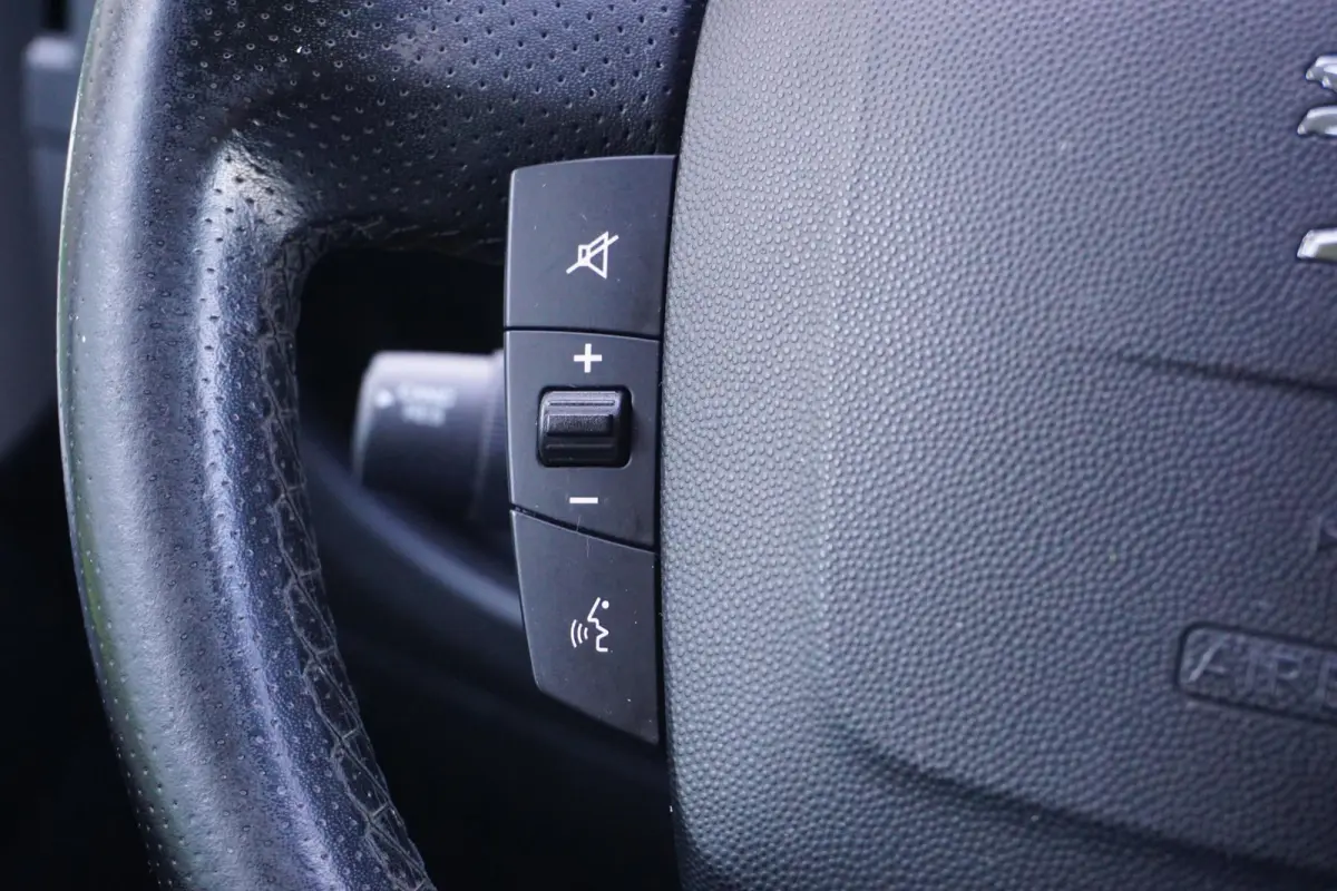 335 2.2 BlueHDi 165 L2H2 Asphalt |Camera |Cruise |Navi |Airco |Trekhaak |Parkeersensoren |Metallic |Lederen stuur |3500 KG |165 pk |Mooie camperbasis |EURO6D