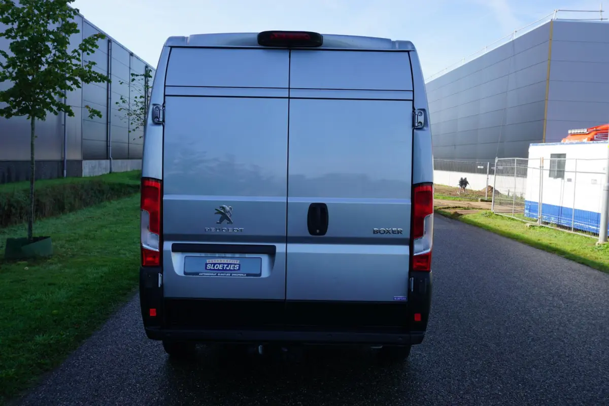 335 2.2 BlueHDi 165 L2H2 Asphalt |Camera |Cruise |Navi |Airco |Trekhaak |Parkeersensoren |Metallic |Lederen stuur |3500 KG |165 pk |Mooie camperbasis |EURO6D