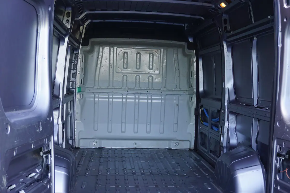 335 2.2 BlueHDi 165 L2H2 Asphalt |Camera |Cruise |Navi |Airco |Trekhaak |Parkeersensoren |Metallic |Lederen stuur |3500 KG |165 pk |Mooie camperbasis |EURO6D