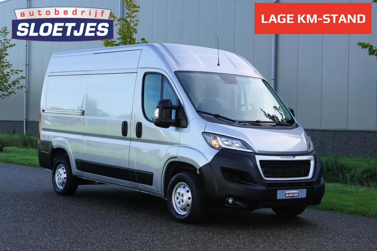 335 2.2 BlueHDi 165 L2H2 Asphalt |Camera |Cruise |Navi |Airco |Trekhaak |Parkeersensoren |Metallic |Lederen stuur |3500 KG |165 pk |Mooie camperbasis |EURO6D