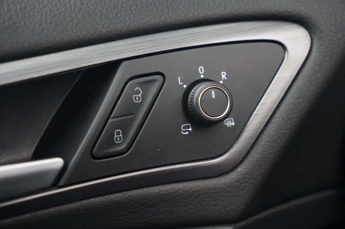 1.0 TSI 115pk Comfortline Business | Trekhaak | Stoelverwarming | Ergo Active Stoel | Navigatie