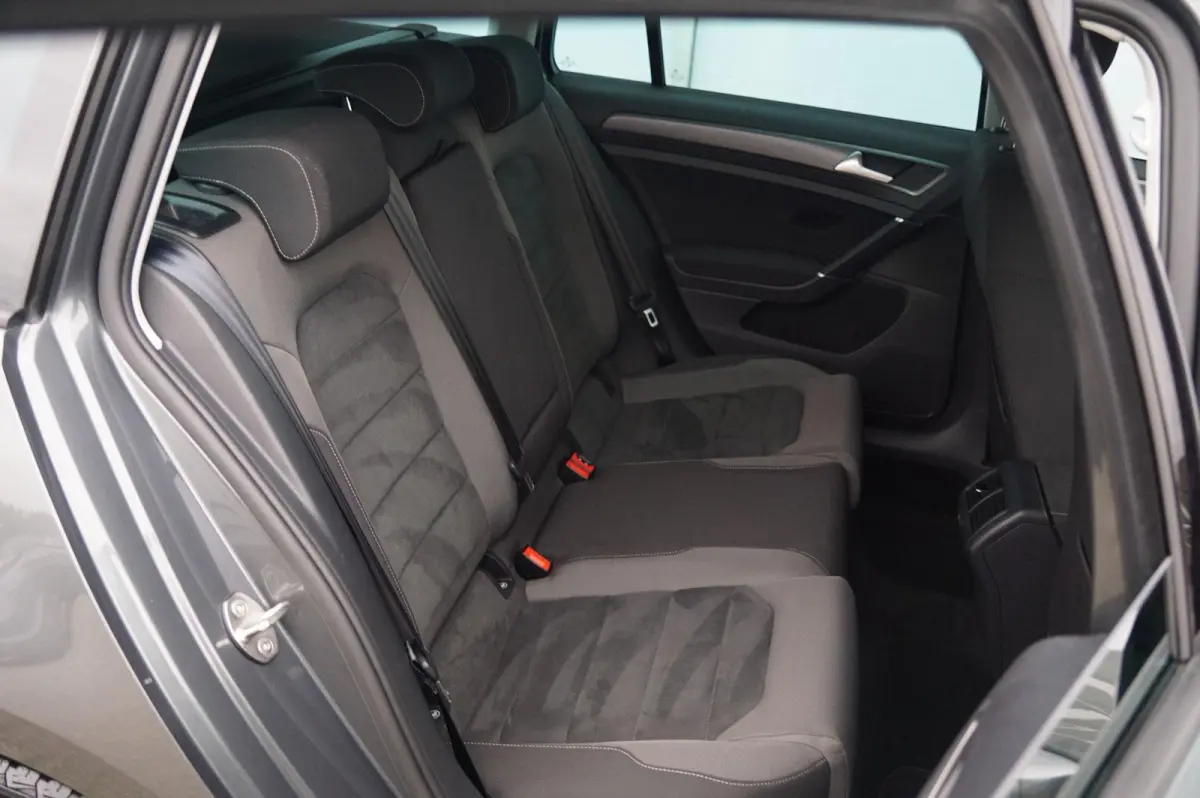 1.0 TSI 115pk Comfortline Business | Trekhaak | Stoelverwarming | Ergo Active Stoel | Navigatie