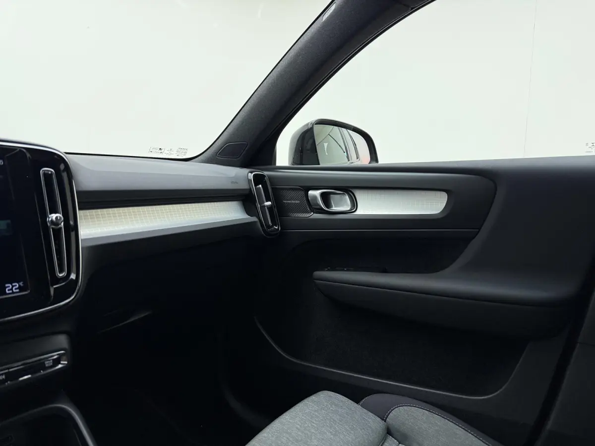 1.5 T4 Plug-in hybrid Plus Dark | Apple Carplay / Android Auto | Harman/Kardon | Parkeersensoren |