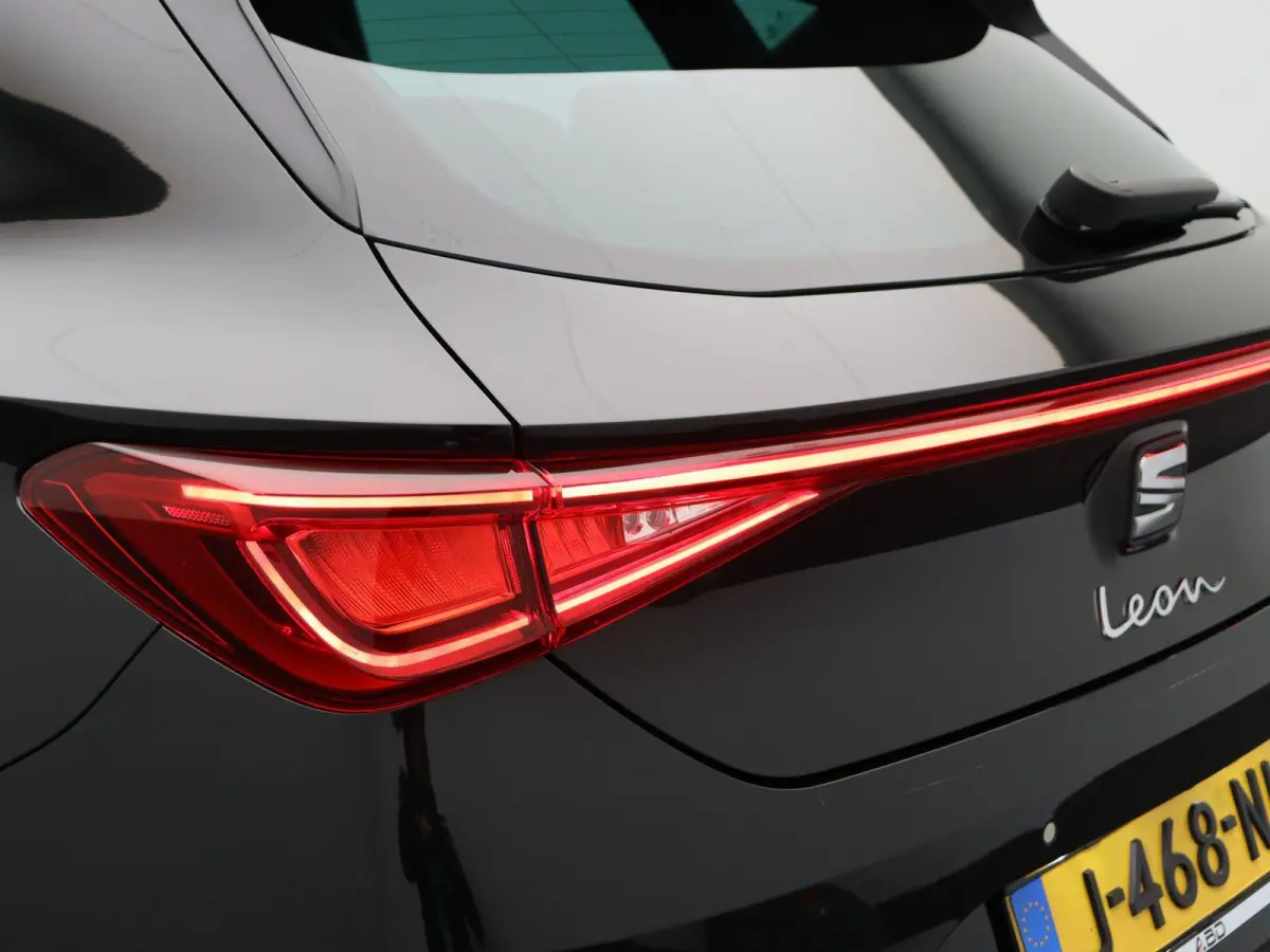 1.0 TSI FR Launch Edition | Climate Control | Stoel en Stuuverwarming | Cruise Control adaptief | Achteruitrijcamera | Sportstoelen | PDC voor en achter |