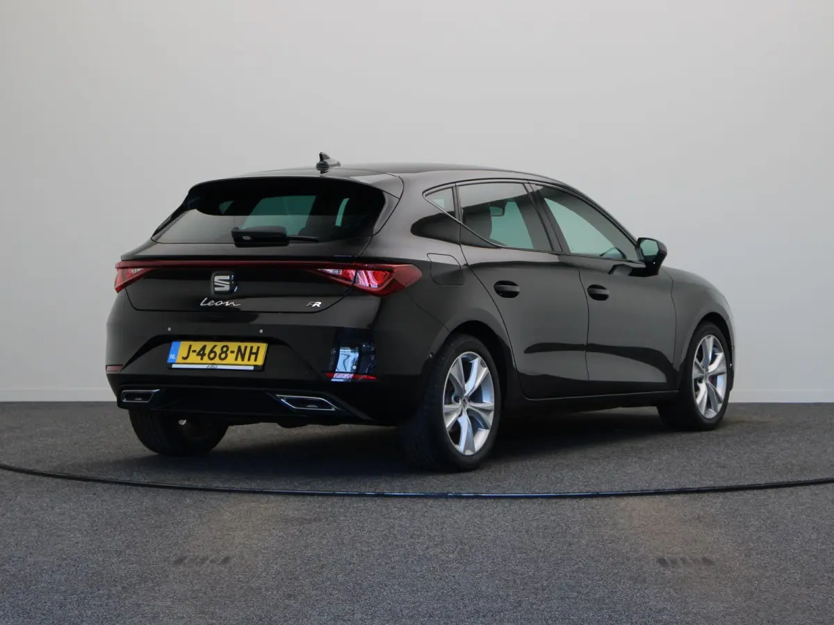 1.0 TSI FR Launch Edition | Climate Control | Stoel en Stuuverwarming | Cruise Control adaptief | Achteruitrijcamera | Sportstoelen | PDC voor en achter |