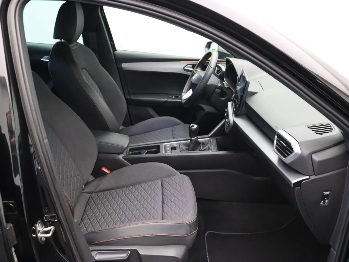 1.0 TSI FR Launch Edition | Climate Control | Stoel en Stuuverwarming | Cruise Control adaptief | Achteruitrijcamera | Sportstoelen | PDC voor en achter |