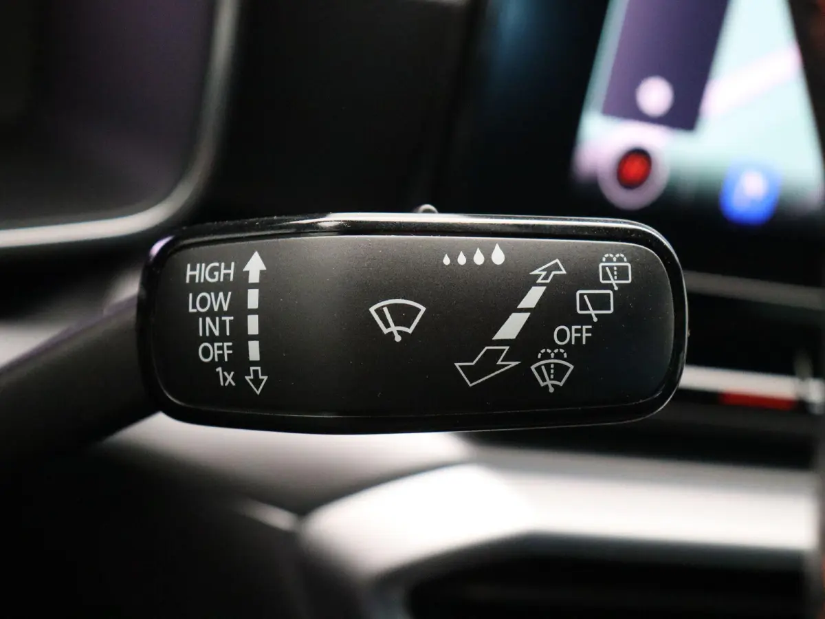 1.0 TSI FR Launch Edition | Climate Control | Stoel en Stuuverwarming | Cruise Control adaptief | Achteruitrijcamera | Sportstoelen | PDC voor en achter |