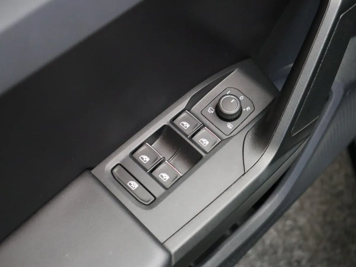 1.0 TSI FR Launch Edition | Climate Control | Stoel en Stuuverwarming | Cruise Control adaptief | Achteruitrijcamera | Sportstoelen | PDC voor en achter |