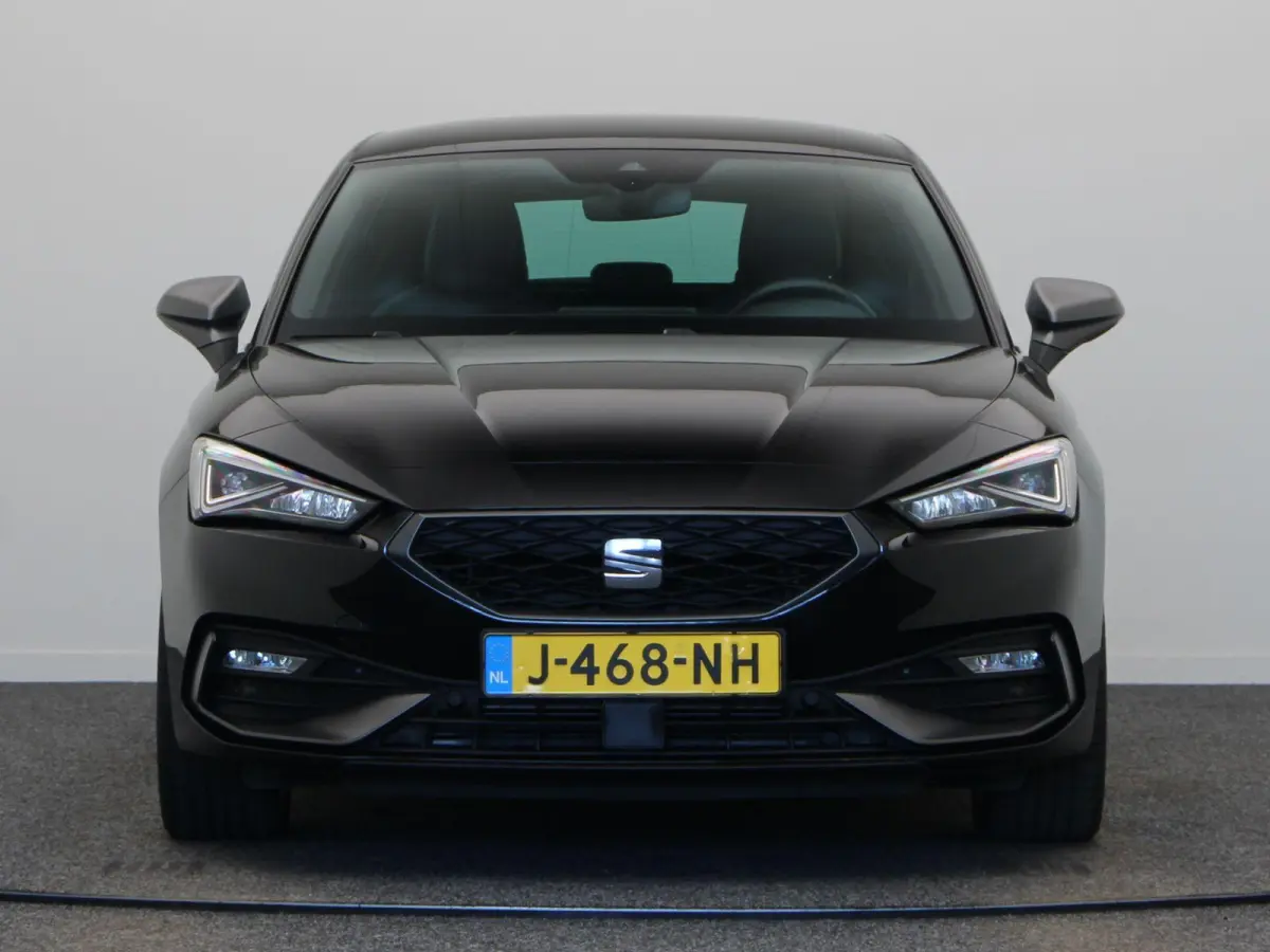 1.0 TSI FR Launch Edition | Climate Control | Stoel en Stuuverwarming | Cruise Control adaptief | Achteruitrijcamera | Sportstoelen | PDC voor en achter |