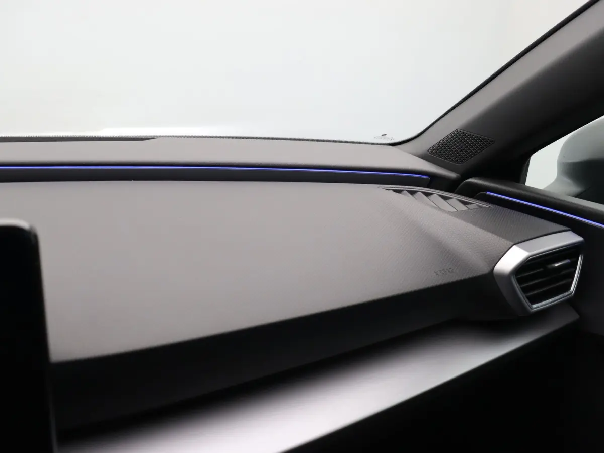 1.0 TSI FR Launch Edition | Climate Control | Stoel en Stuuverwarming | Cruise Control adaptief | Achteruitrijcamera | Sportstoelen | PDC voor en achter |